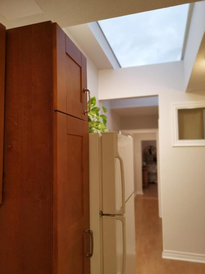 Cozy Private Rm Heart Of North York Free Parking Full Kitchen Close To Downtown Apartment Toronto Exterior photo